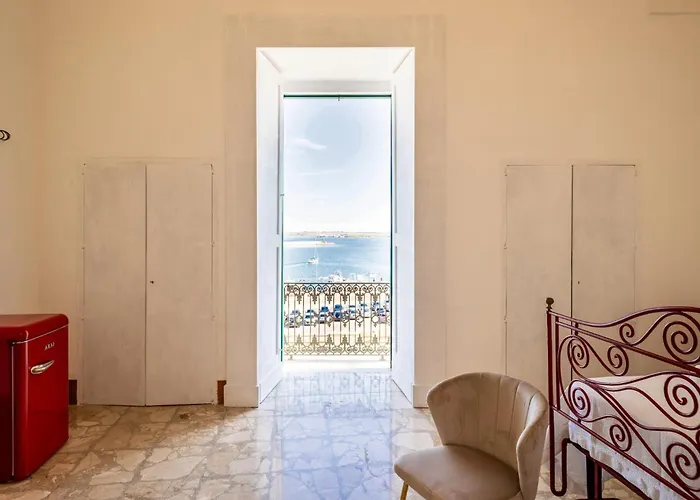 Palazzo Celina Bed and Breakfast 3*